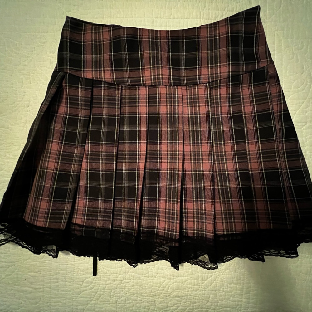 Purple/Black Pleated Lace Skirt